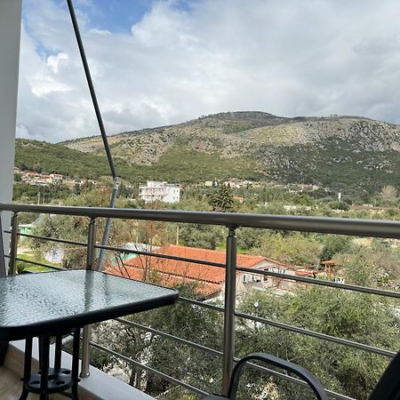 Ionian View B&B Himare Bagian luar foto