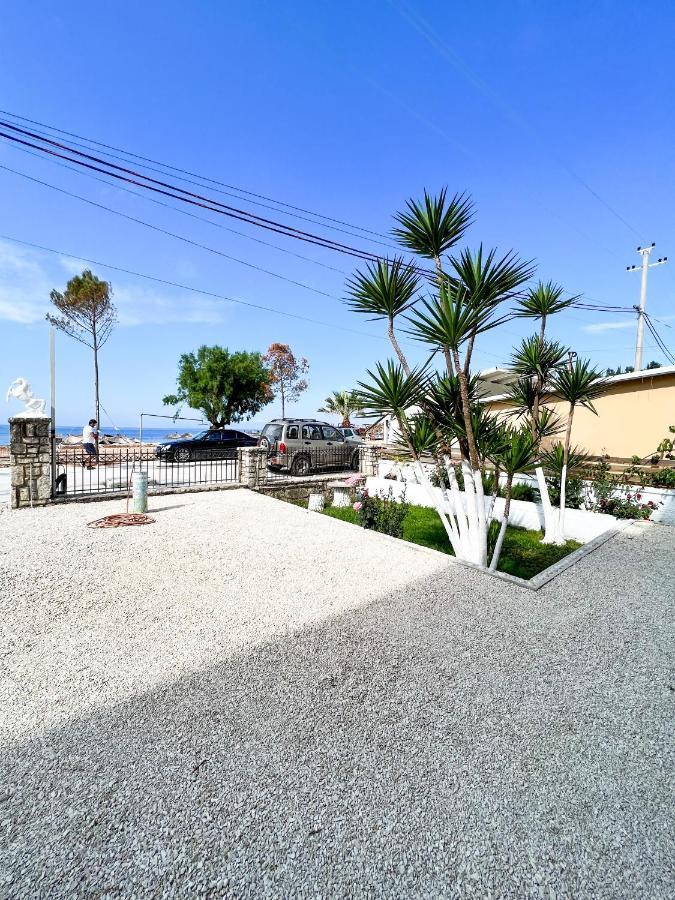 Ionian View B&B Himare Bagian luar foto