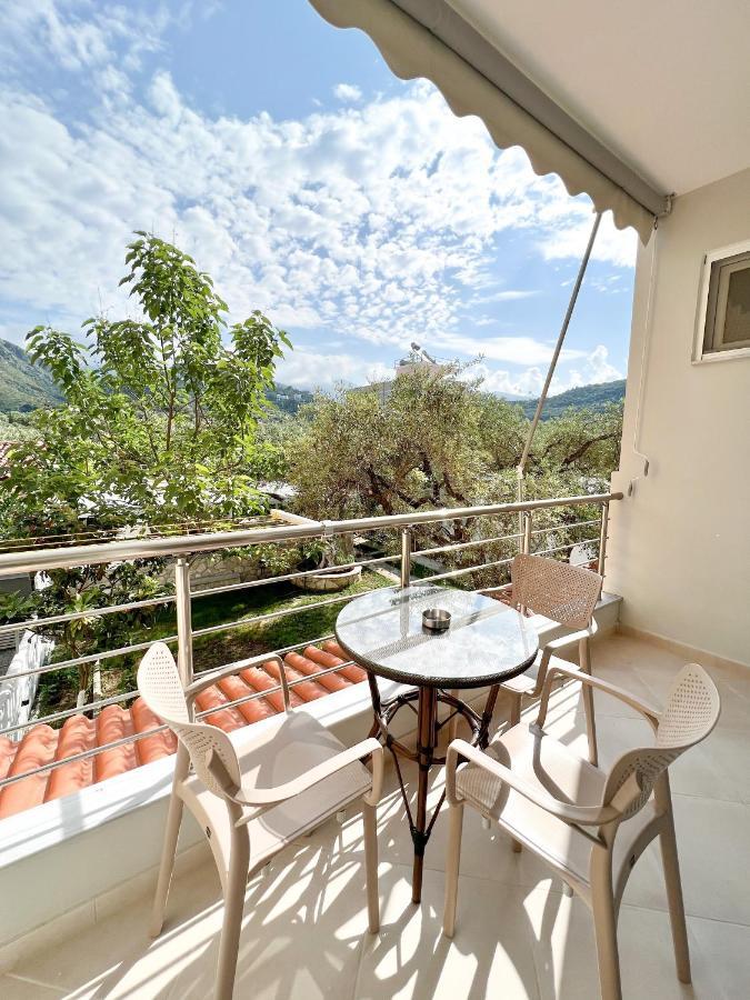 Ionian View B&B Himare Bagian luar foto