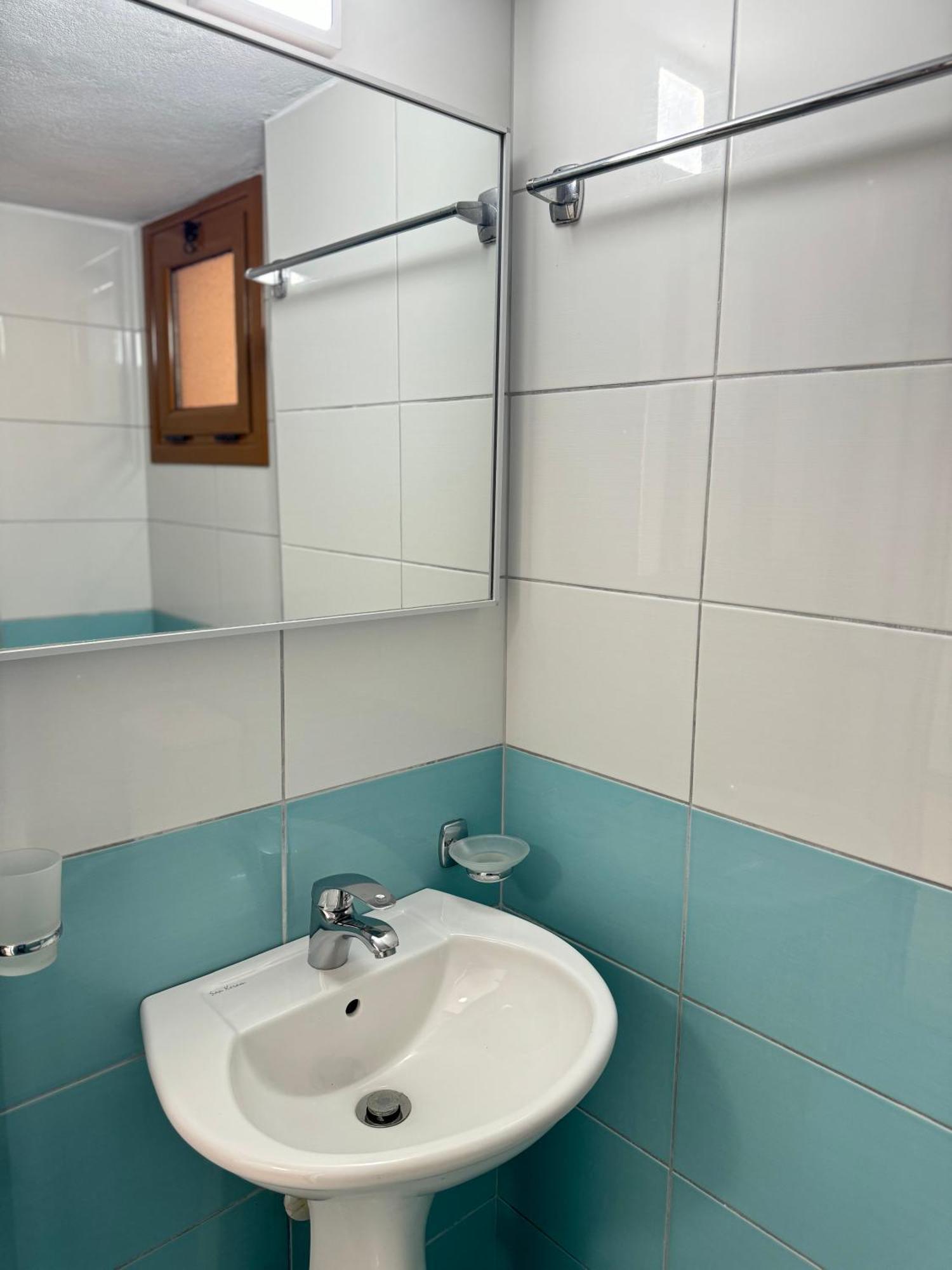 Ionian View B&B Himare Ruang foto