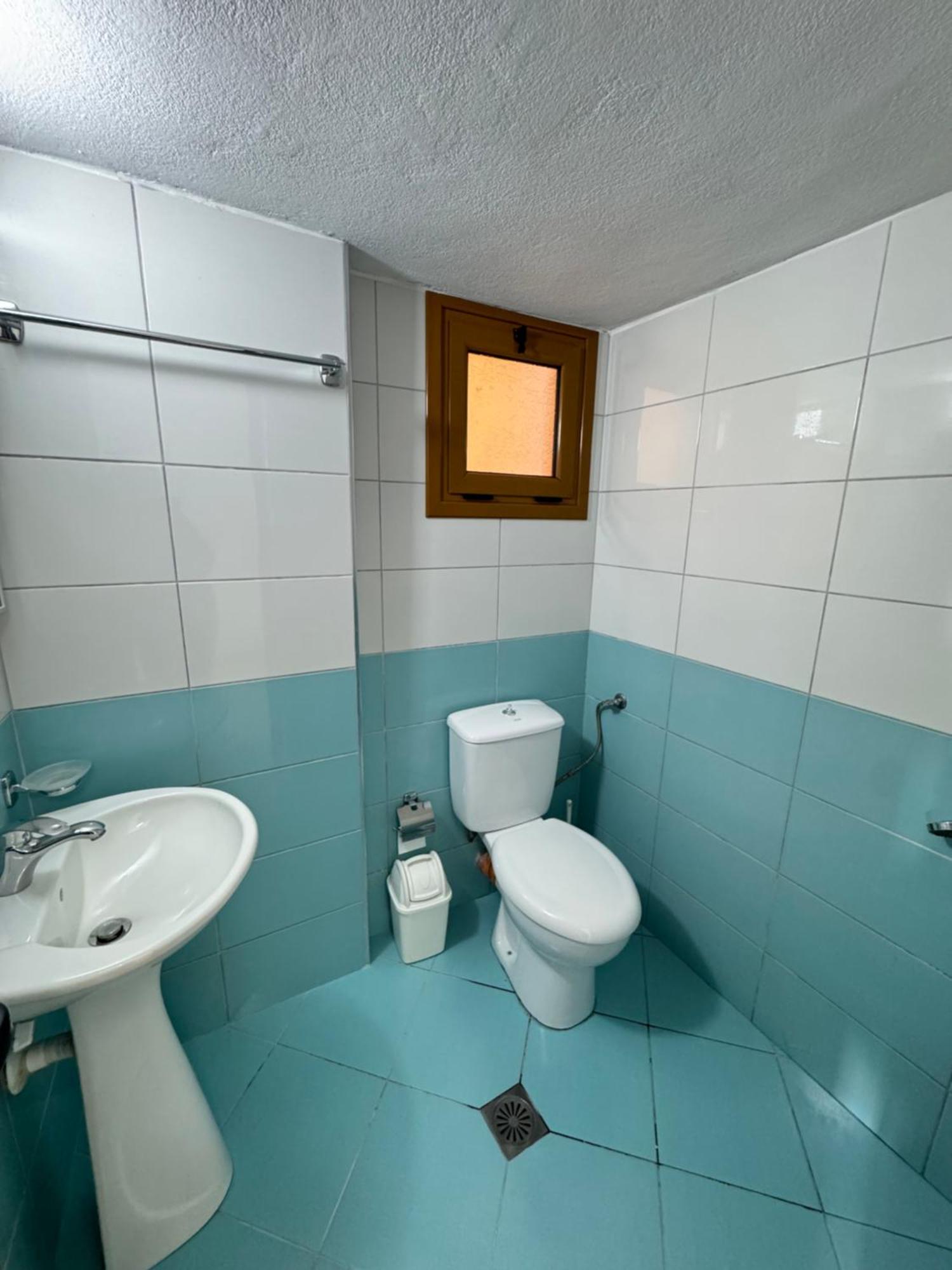Ionian View B&B Himare Ruang foto