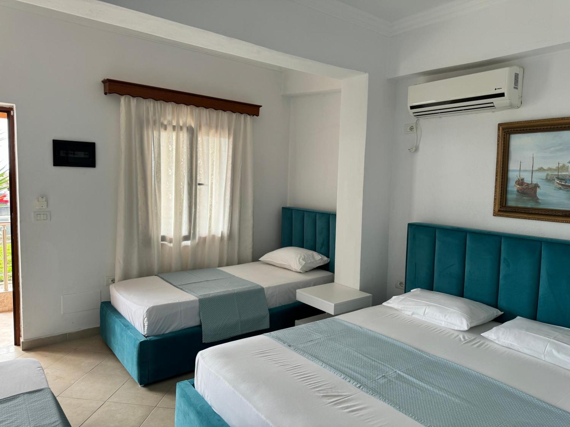 Ionian View B&B Himare Ruang foto