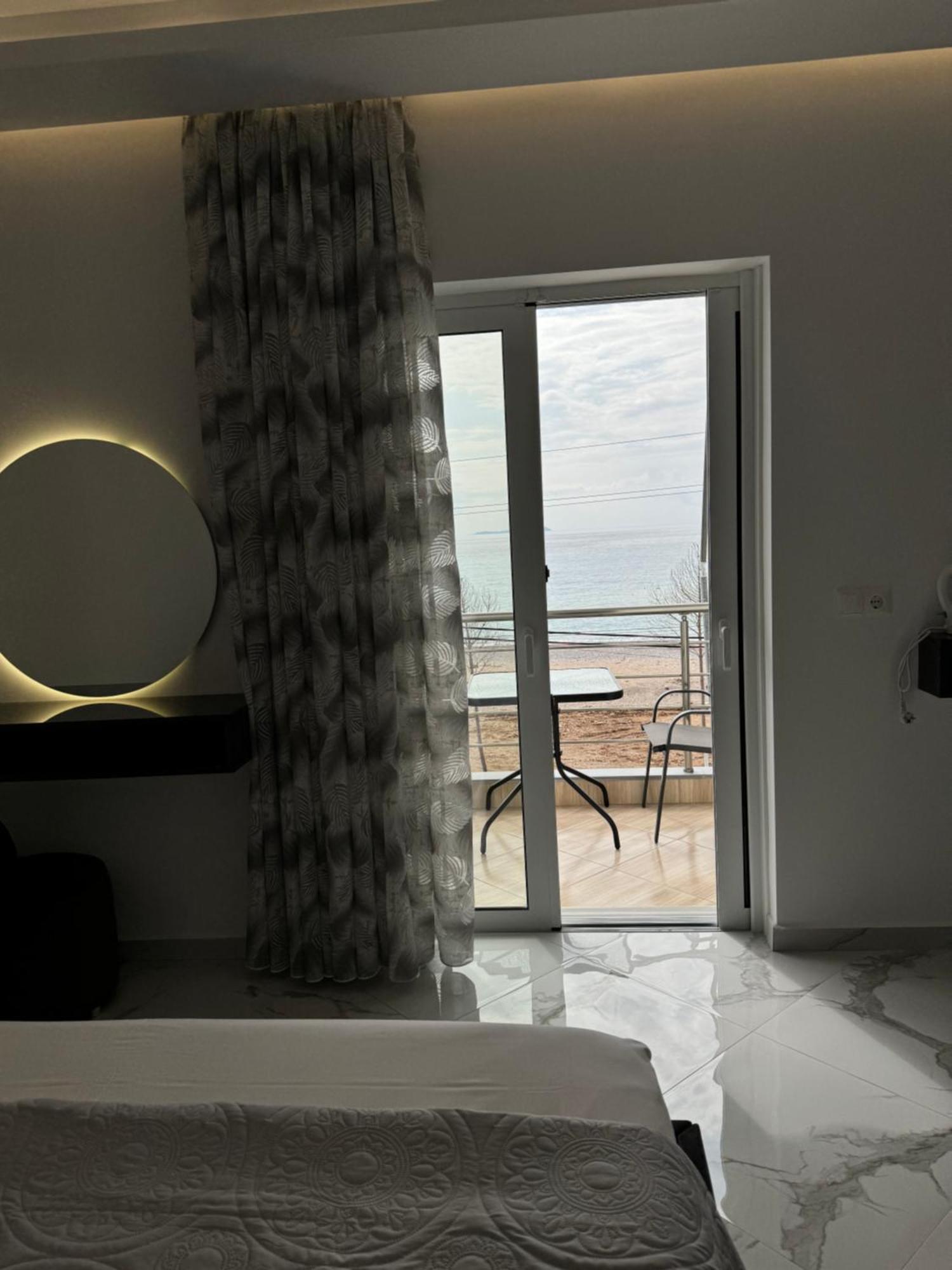 Ionian View B&B Himare Ruang foto