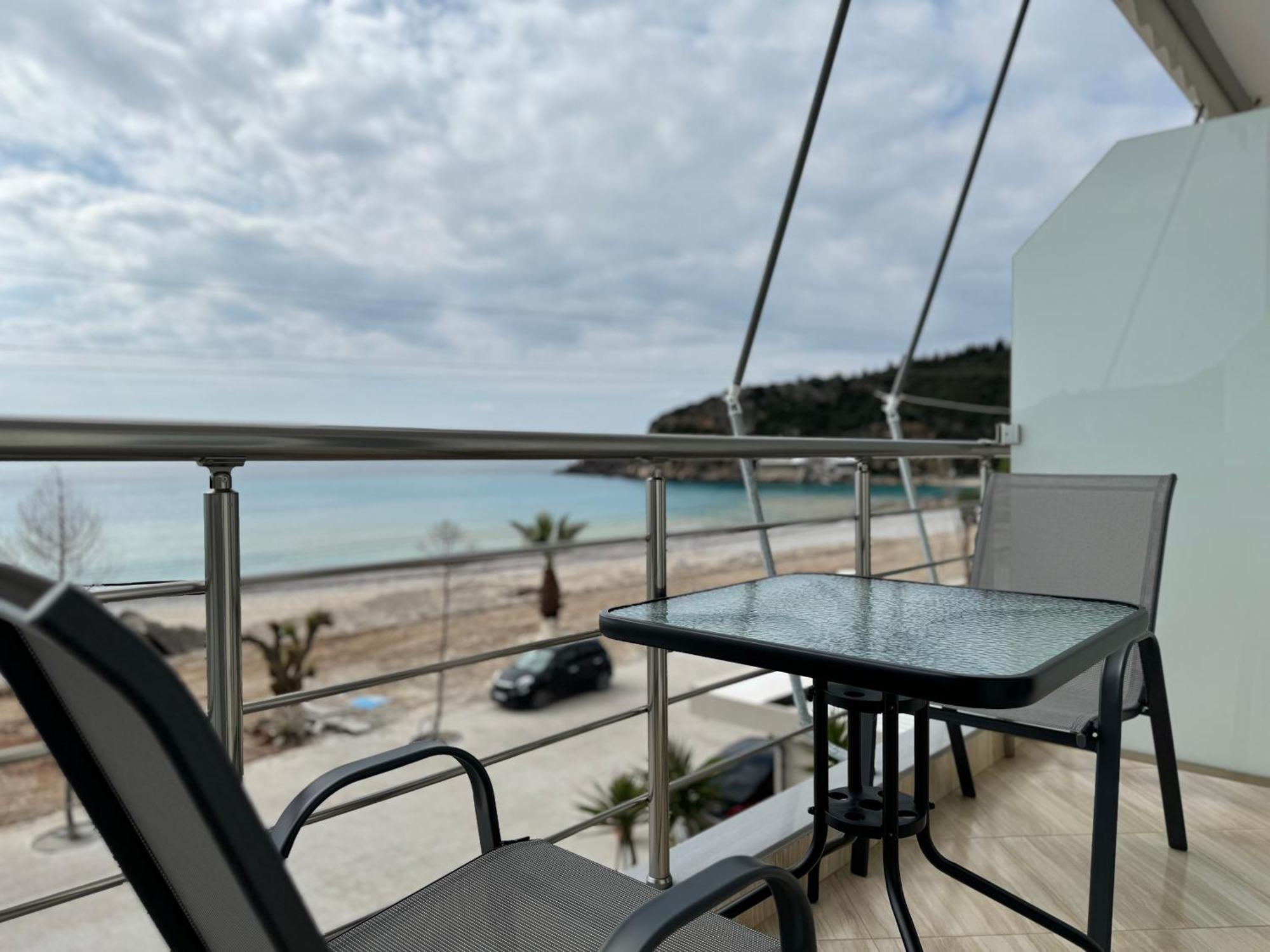 Ionian View B&B Himare Ruang foto