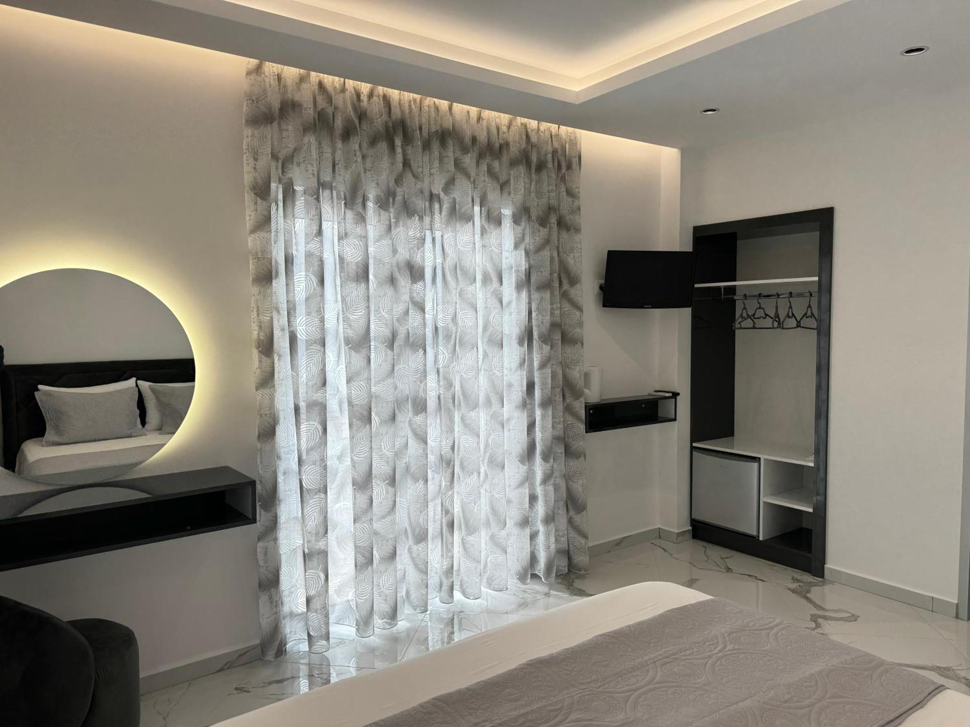 Ionian View B&B Himare Ruang foto