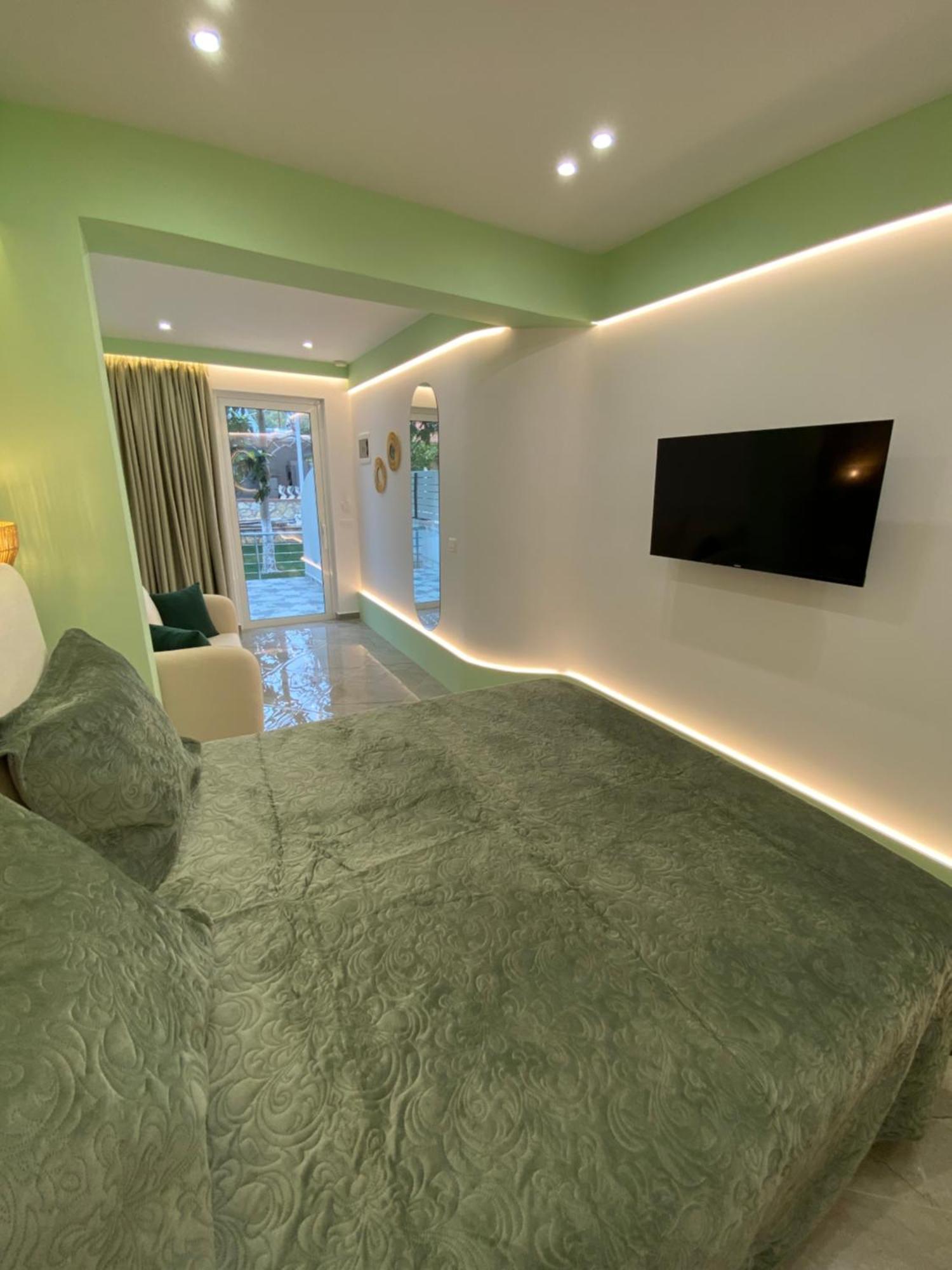 Ionian View B&B Himare Bagian luar foto