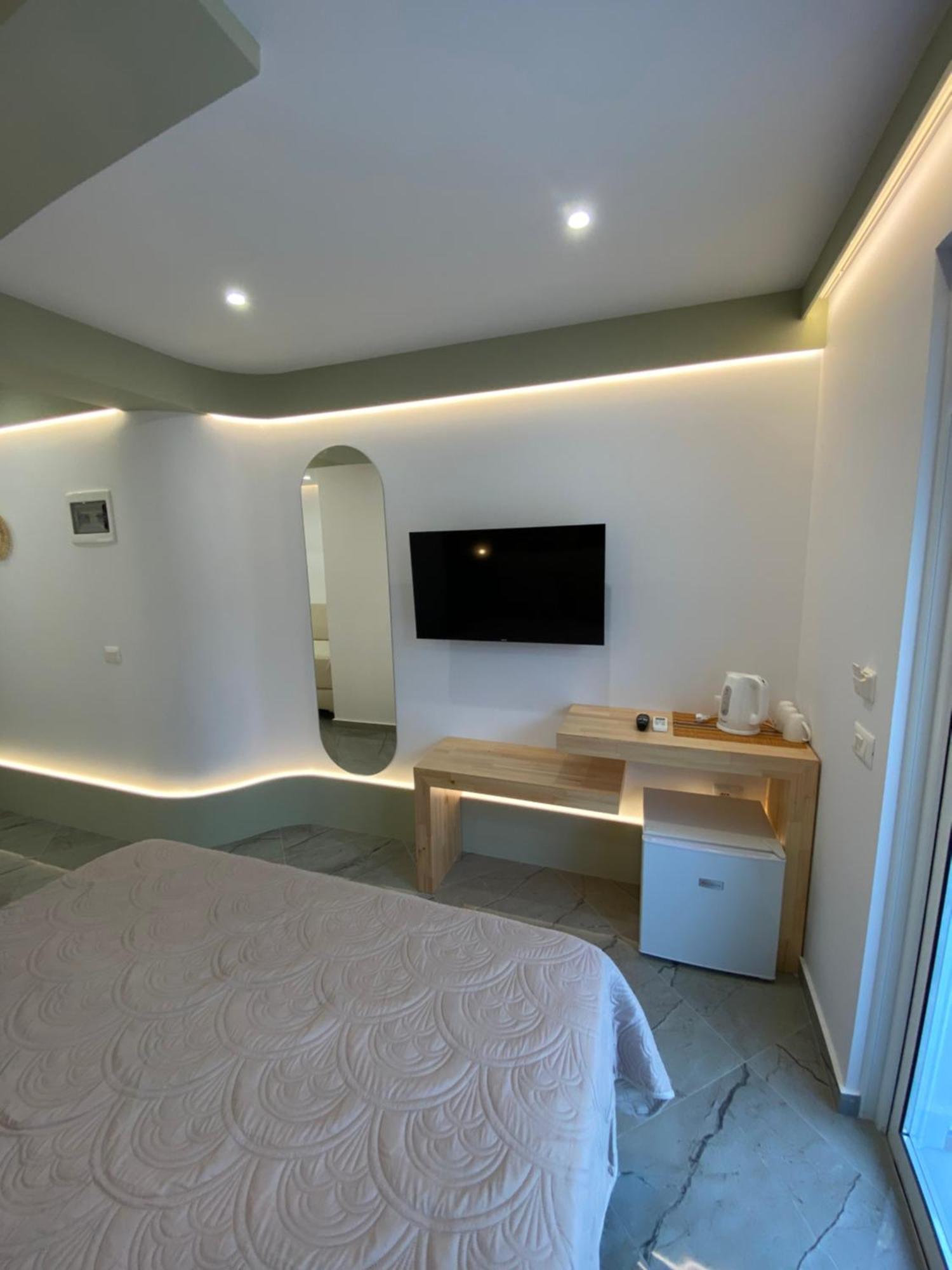 Ionian View B&B Himare Bagian luar foto